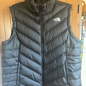 The North Face 550 Black Puffy Vest XXL